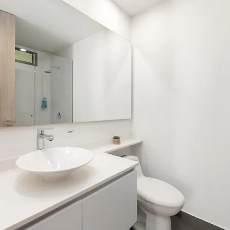 Moderno Y Amplio Apartamento En Laureles 8 Medellin Exterior photo