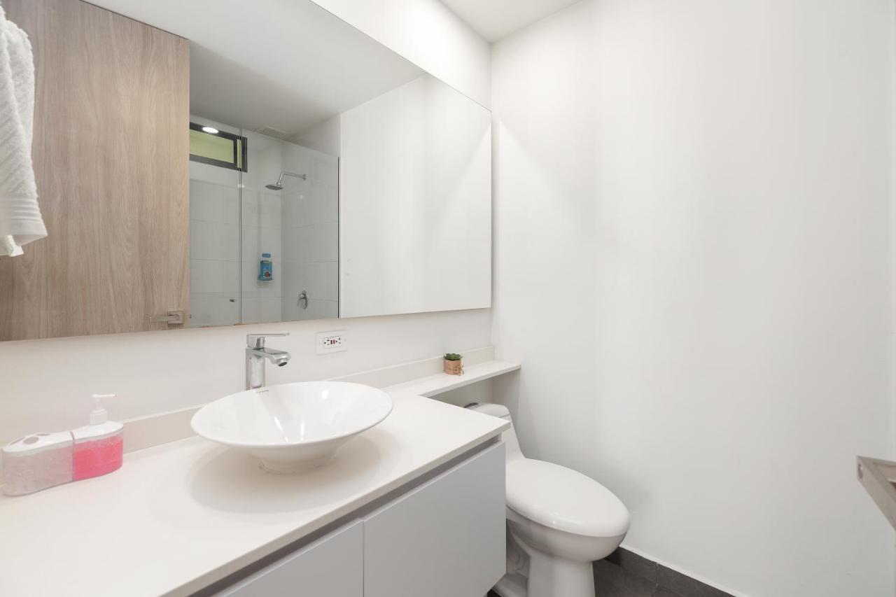 Apartment Moderno Y Amplio En Laureles 8 Medellin