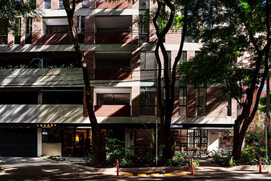 Moderno Y Amplio En Laureles 8 * Medellin